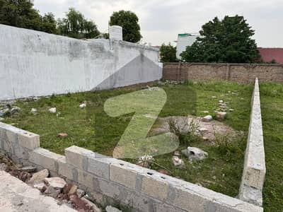 10 Marla Residential Plot For Grabs In Bani Gala