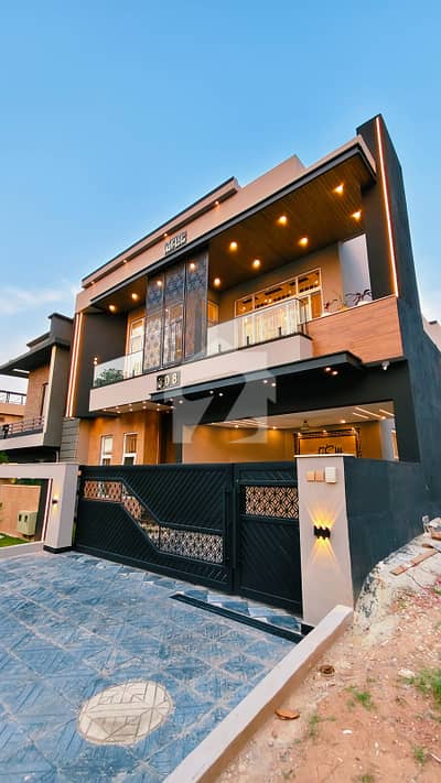 10 Marla Ultra Luxury A Plus Quality House For Sale