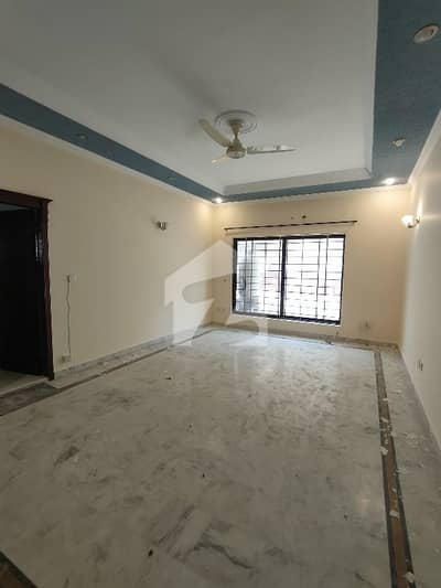 ای ۔ 11 اسلام آباد میں 3 کمروں کا 1 کنال بالائی پورشن 2.1 لاکھ میں کرایہ پر دستیاب ہے۔