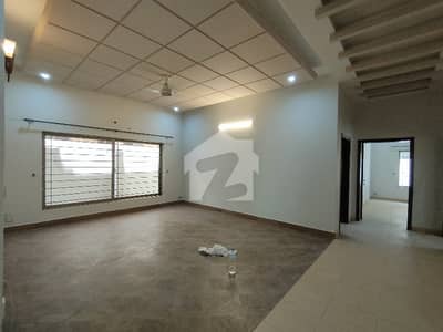 ای ۔ 11/3 ای ۔ 11,اسلام آباد میں 3 کمروں کا 1 کنال زیریں پورشن 2.5 لاکھ میں کرایہ پر دستیاب ہے۔