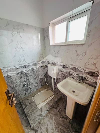 14 MARLA UPPER PORTION FOR RENT