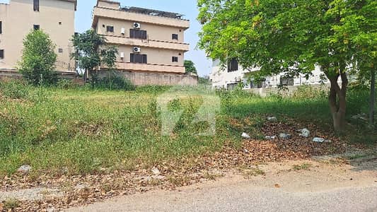 Sun Face Level Plot Near Giga Mall