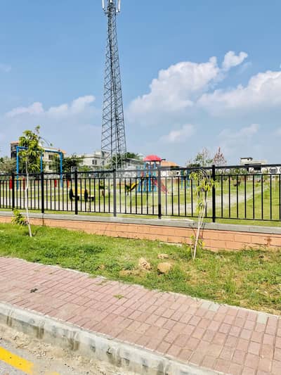 10 Marla Plot For Sale Super Location