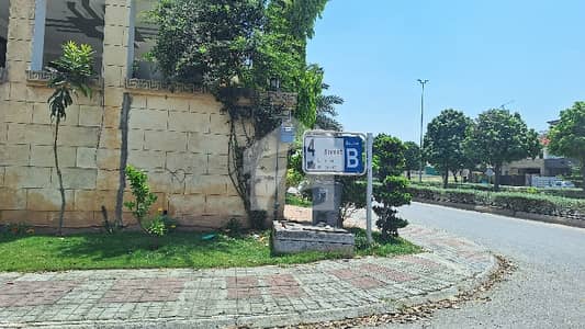 Prime Location Level Plot Avaliable