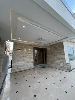 Luxurious 5 Bed Single Unit House