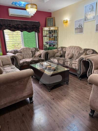 3 Bed First Floor Portion With Roof Chance Deal For Sale