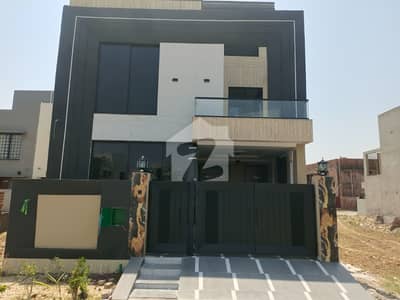 5 Marla Modern House for sale in Bahria Nasheman Lahore 5 Marla Modern House for sale in Bahria Nasheman Lahore