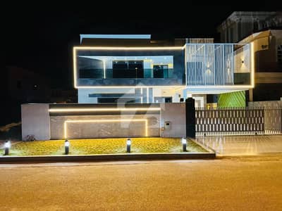 سٹی ہاؤسنگ سکیم جہلم میں 6 کمروں کا 1 کنال مکان 6.95 کروڑ میں برائے فروخت۔