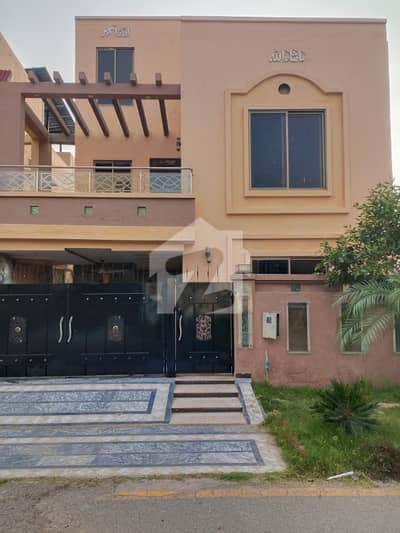 بحریہ نشیمن ۔ زِنیا بحریہ نشیمن,لاہور میں 4 کمروں کا 8 مرلہ مکان 90.0 ہزار میں کرایہ پر دستیاب ہے۔