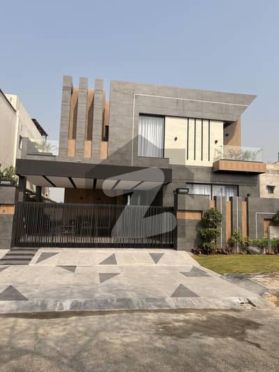 بینکرس ایوینیو کوآپریٹو ہاؤسنگ سوسائٹی لاہور میں 5 کمروں کا 1 کنال مکان 5.49 کروڑ میں برائے فروخت۔