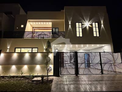 Prime Location 6.5 Marla Beautiful House with Hybrid Solar System and Gas Meter Available For Rent