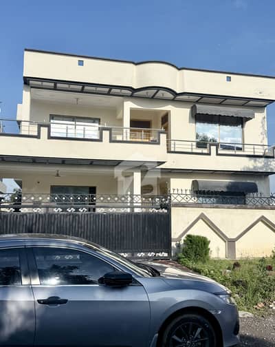 1 Kanal Beautiful House In Low Price