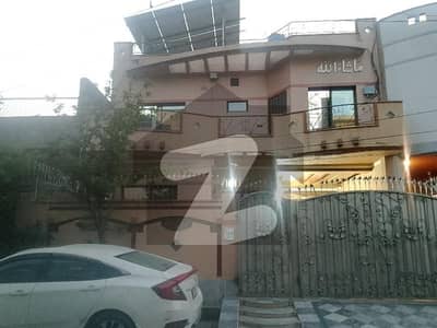 HOUSE FOR SALE DOUBLE STOREY GAS AVAILABLE HOUSE FOR SALE DOUBLE STOREY GAS AVAILABLE