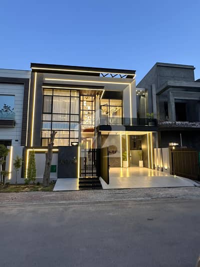 10 Marla Bran New House for Sale in Nishter Block, Bahria Town, Lahore