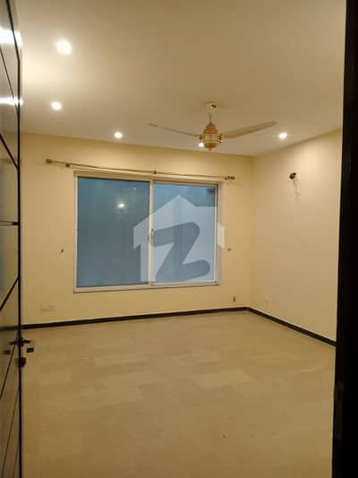 E-11 Out Class Location 1 Kanal Upper Portion For Rent