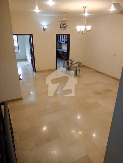 E-11 Out Class Location 10 Marla 3 Bedroom Upper Portion For Rent
