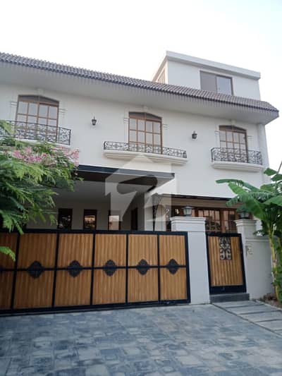 D-12 Out Class 14 Marla Triple Story House 2 Unit For Rent