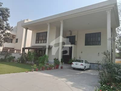 گلبرگ 2 گلبرگ,لاہور میں 3 کمروں کا 2 کنال مکان 3.75 لاکھ میں کرایہ پر دستیاب ہے۔