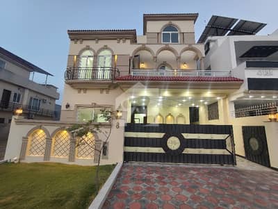 بحریہ انکلیو - سیکٹر سی 2 بحریہ انکلیو,بحریہ ٹاؤن,اسلام آباد میں 5 کمروں کا 10 مرلہ مکان 5.2 کروڑ میں برائے فروخت۔ بحریہ انکلیو - سیکٹر سی 2 بحریہ انکلیو,بحریہ ٹاؤن,اسلام آباد میں 5 کمروں کا 10 مرلہ مکان 5.2 کروڑ میں برائے فروخت۔