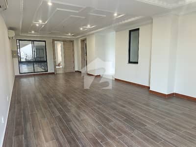 Elegant 3-Bedroom Residence Apartment With Premium Amenities