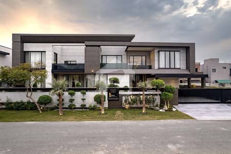 TWO KANAL HOUSE WITH BASEMENT AT VERY HOT LOCATION NEAR MC DONALDS AND ONLY 5 MINUTES AWAY FROM RAYA GOLF COURSE