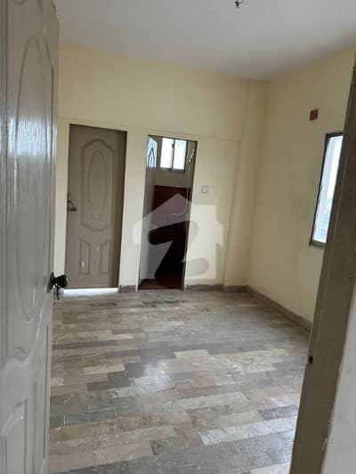 نیشنل ہائی وے کراچی میں 1 کمرے کا 2 مرلہ فلیٹ 22.5 لاکھ میں برائے فروخت۔