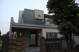 10 Marla Luxurious House For Sale In B Block WAPDA City