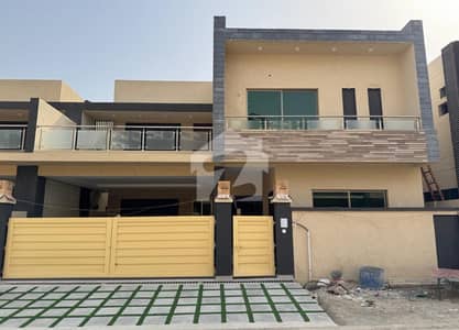 BRIGADIER HOUSE 300 Square Yards IN ASKARI-6 BRIGADIER HOUSE 300 Square Yards IN ASKARI-6
