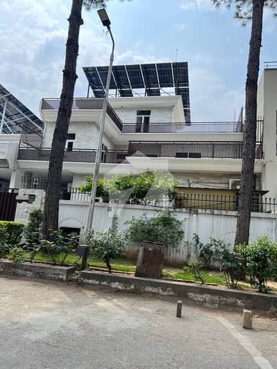 I-8/3.40x80 Upper Portion Available For Rent Near Kachnar Park Ideal Location More Options Available