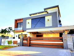 Designer 1 Kanal 6 Bedroom House For Sale On 80 Feet Boulevard