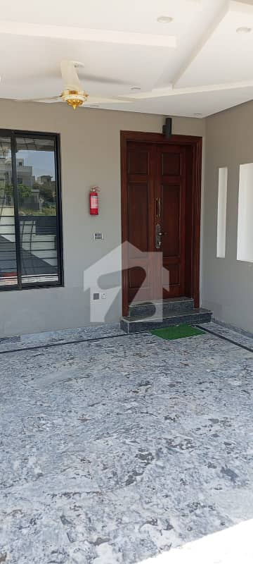 10 Marla Beautiful House In DHA 5 Islamabad
