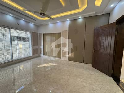 1 kanal New Upper Portion For Rent