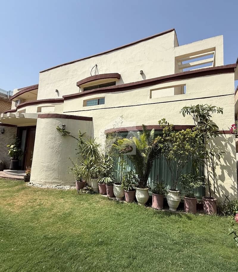 31 Marla Beautiful House For Sale 31 Marla Beautiful House For Sale