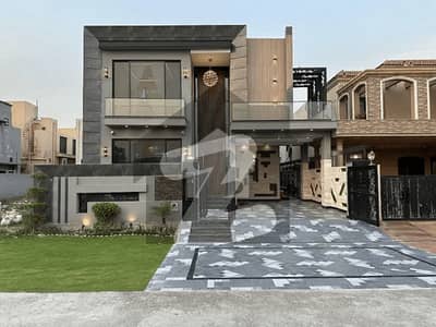 10 Marla House Near To Market & Main Boulevard For Rent Sector E Bahria Town Lahore