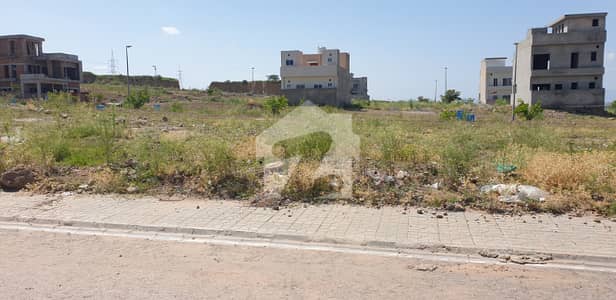 Fabulous Location, Near APS College Sector - B ,1 Kanal Plot