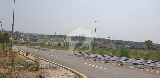Zafar Iqbal Avenue, Top Class 1 Kanal For Sale SECTOR - F