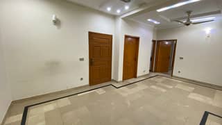 5 Marla Neat and Clean Portion with Gas Available For Rent