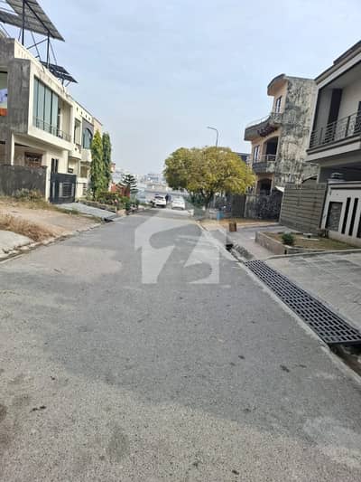 سی بی آر ٹاؤن فیز 1 سی بی آر ٹاؤن,اسلام آباد میں 8 مرلہ رہائشی پلاٹ 1.3 کروڑ میں برائے فروخت۔ سی بی آر ٹاؤن فیز 1 سی بی آر ٹاؤن,اسلام آباد میں 8 مرلہ رہائشی پلاٹ 1.3 کروڑ میں برائے فروخت۔