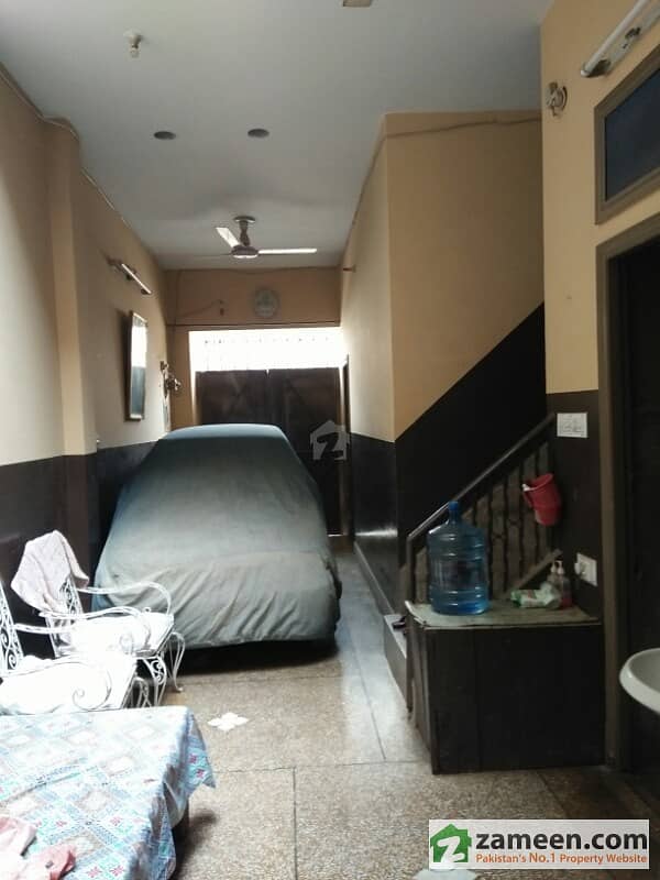 عثمان ٹاؤن فیصل آباد میں 3 کمروں کا 3 مرلہ مکان 50 لاکھ میں برائے فروخت۔