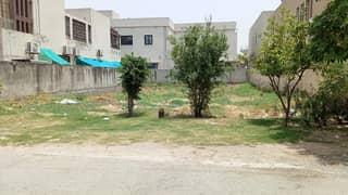 Plot No- 385 Block Q - 1 Kanal Plot On Top Location of Phase 7 DHA Lahore For Urgent Sale