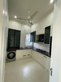 Top Luxury 1 Bed All Dues Clear 964 Square Feet Available To Sale