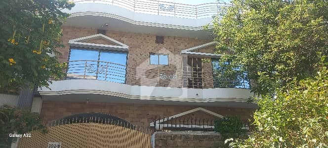 F'11/2 233 SQ Yards CDA Transfer Very Good Location 4Bed House For Sale