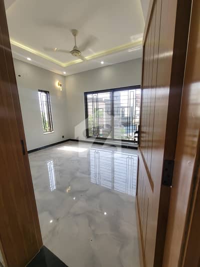 Brand New 8 Marla Facing Park House For Rent In Block D Bahria Orchard Raiwind Lahore
