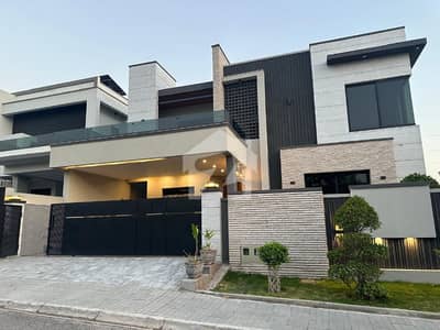 Premium Living: 1 Kanal Contemporary Designer House For Sale Prime Location