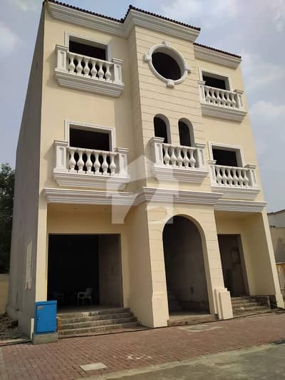 گرین ایونیو کمرشل کینال روڈ,فیصل آباد میں 6 مرلہ Studio عمارت 6.5 لاکھ میں کرایہ پر دستیاب ہے۔