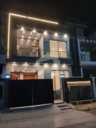 05-Marla Brand New House For Sale On 40'Feet Road Super Prime Location