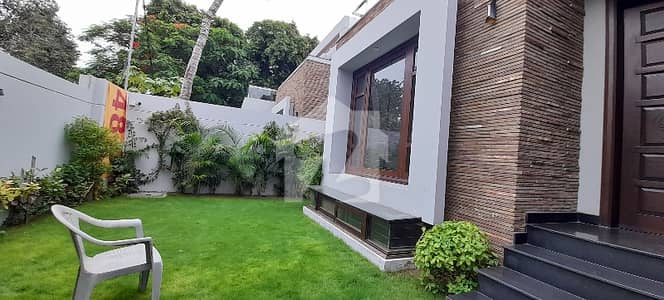 4 Bed Drawing Dining Well Maintained Town House Available For Rent Ground+1 With Servant Quarter Corner Bungalow For Rent In Pechs Near Tipu Sultan Road Or Shahra E Faisal