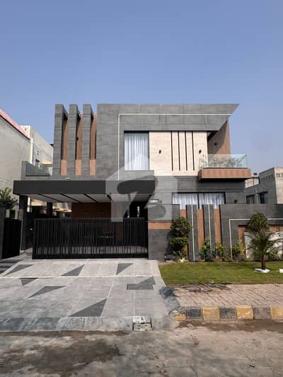 1 Kanal Beautiful Luxury House In Bankers Avenue Co-Operative Housing Society