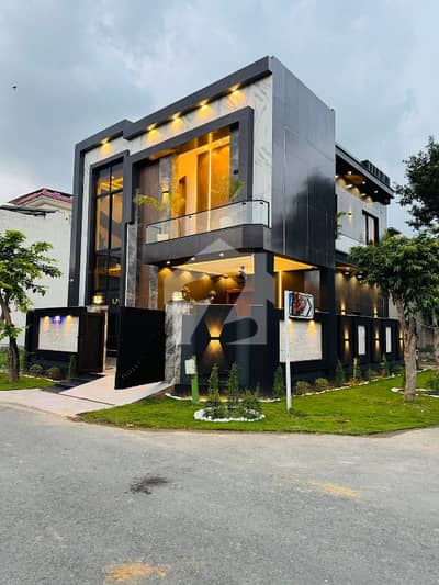 Lavish House For Sale Bahria Town Lahore Prime Location 6 Marla Corner House