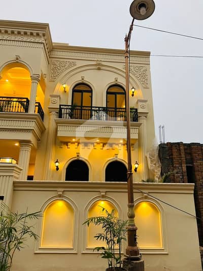 بنی گالہ اسلام آباد میں 5 کمروں کا 11 مرلہ مکان 4.5 کروڑ میں برائے فروخت۔